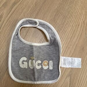 Gucci baby bib